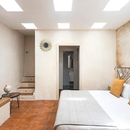 Rainbow ホテル シッチェス